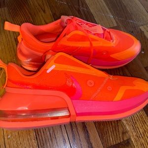 Womens airmax up nrg “hyper crimson”